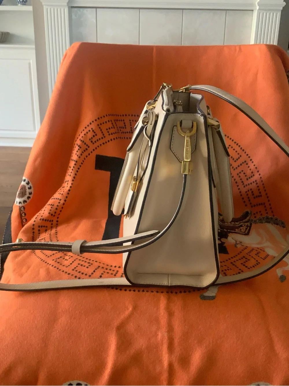 Michael Kors Beige purse